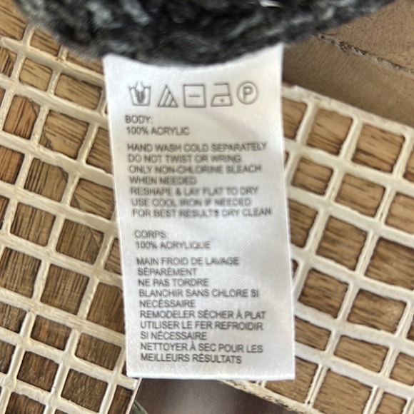 Olive & Oak Elbow Patch Cardigan - Picture 8 of 8